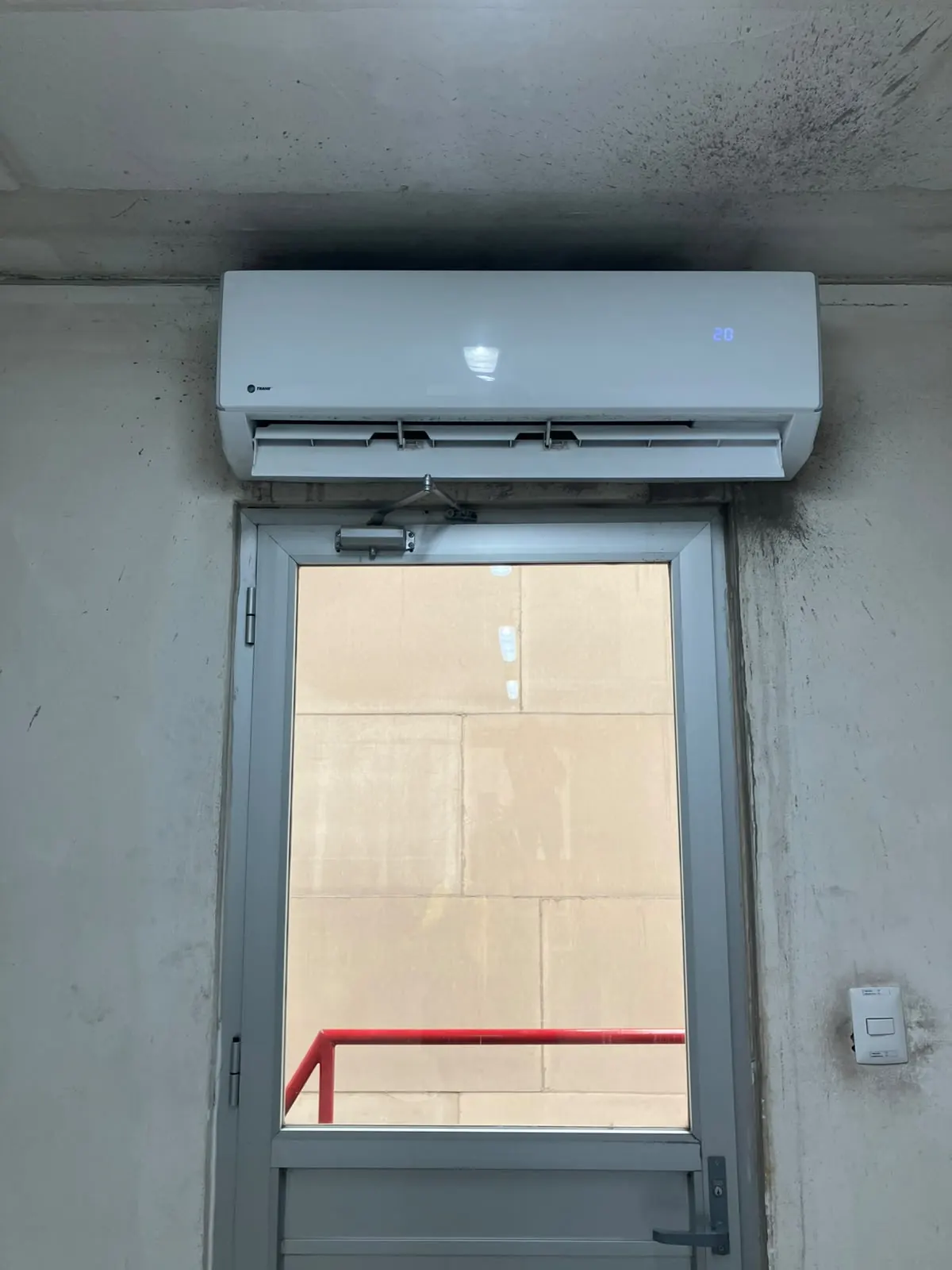 Instalación de aire acondicionado en oficina corporativa